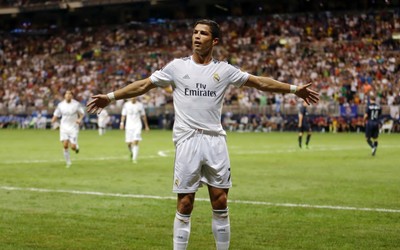 华体会电竞动态-内维斯凌空垫射得分